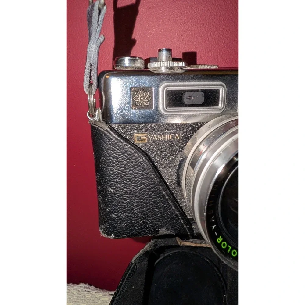 YASHICA ELECTRO 35 GS RANGEFINDER POINT/ SHOOT FILM CAMERA & CASE 35mm UNTESTED